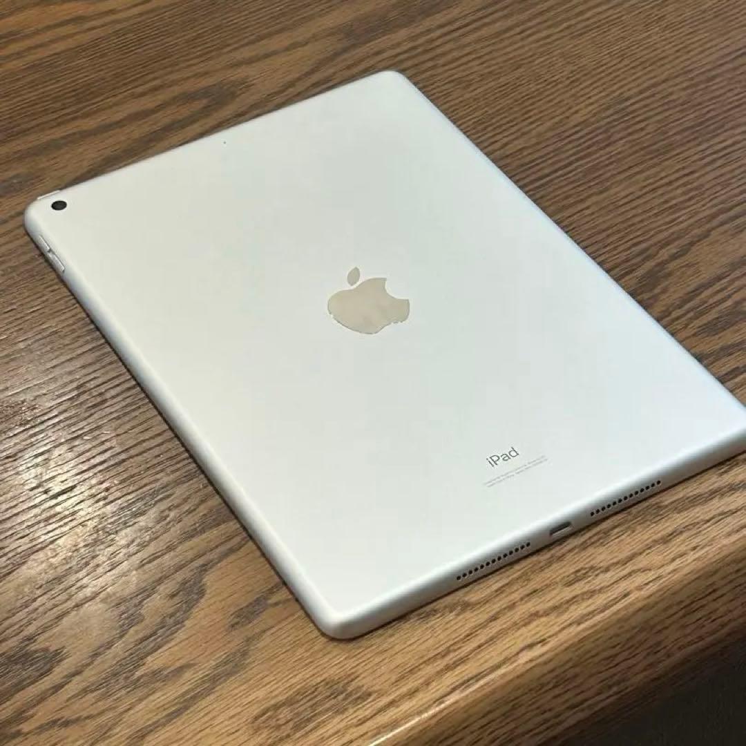 iPad 第7世代 WiFiモデル 128GB シルバー