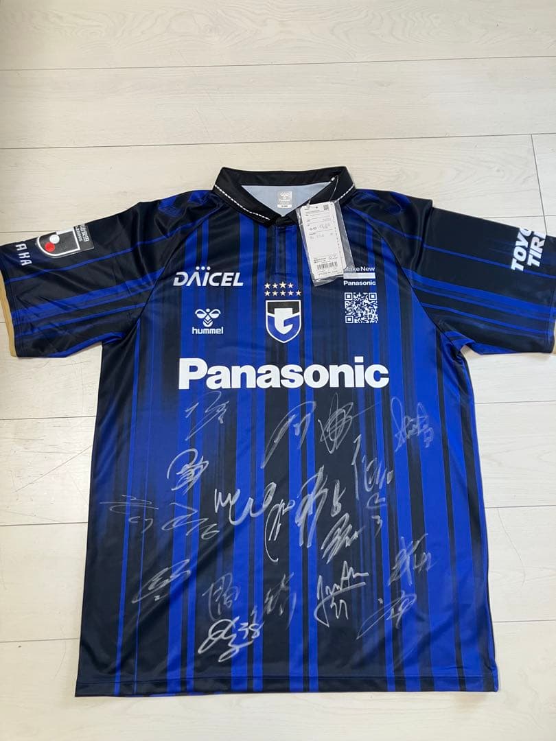 最新2025年　ガンバ大阪　サイン入りＴシャツ