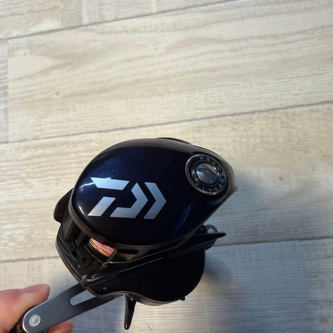 ゆ*ゆ様 ダイワ 23ソルティスト TW150XHL PESP(左)