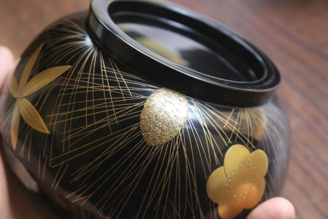 デッドストック！時代黒漆に極上松竹梅蒔絵の映える煮物椀2点（検輪島塗雑煮椀蒔絵椀