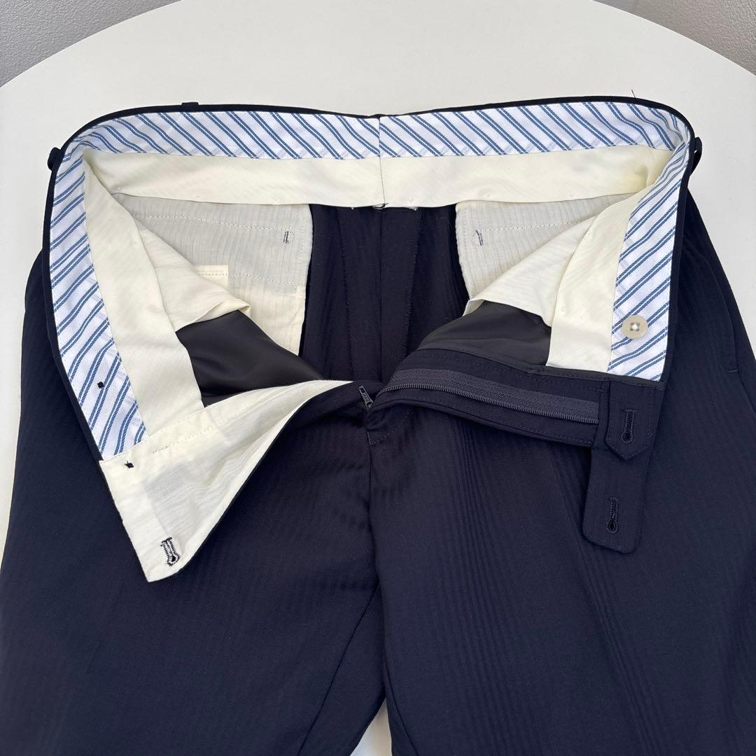 HILTON ネイビー ストライプ ビジネススーツ
