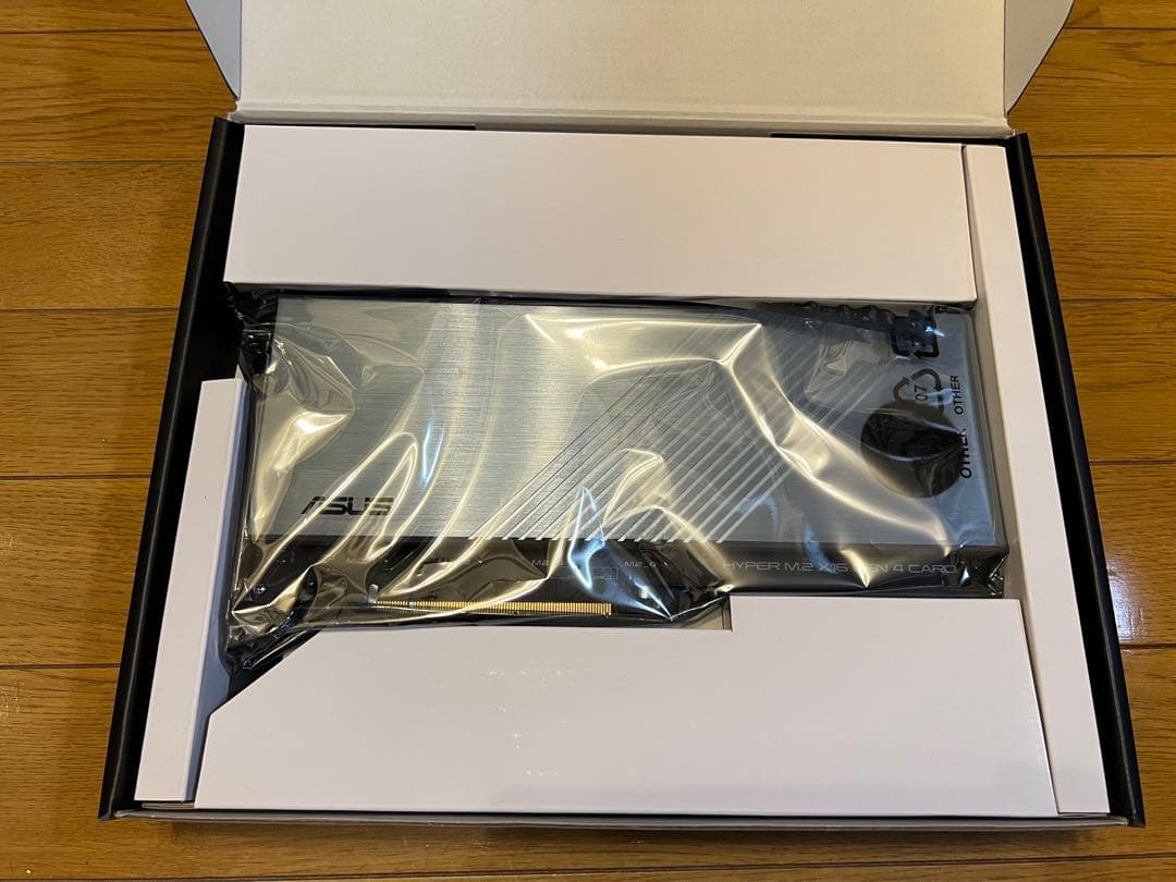 ASUS HYPER M.2 X16 GEN 4 CARD/RAID/拡張カード