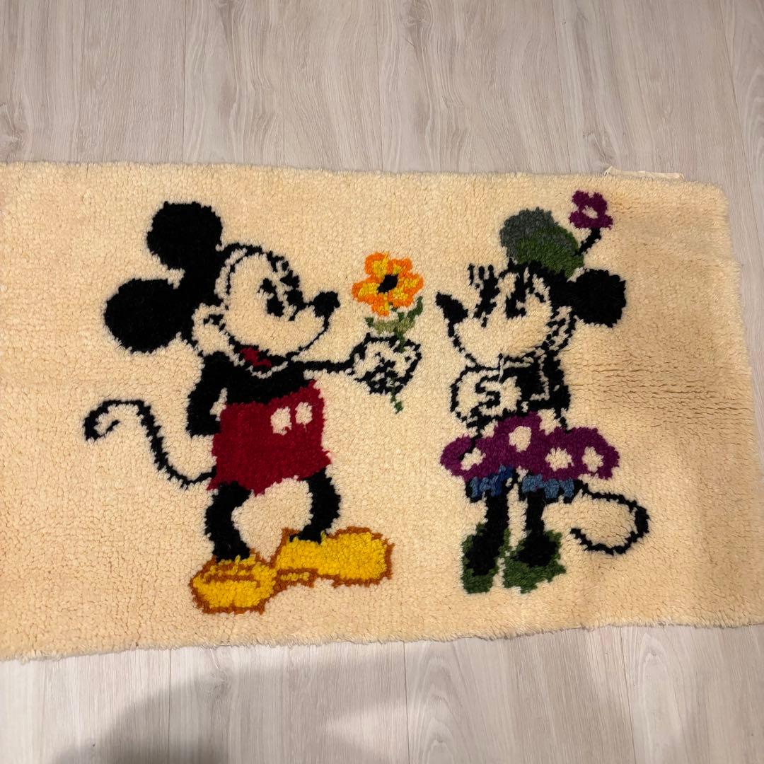 ミッキー＆ミニー ヴィンテージラグ 約111cm x 68cm