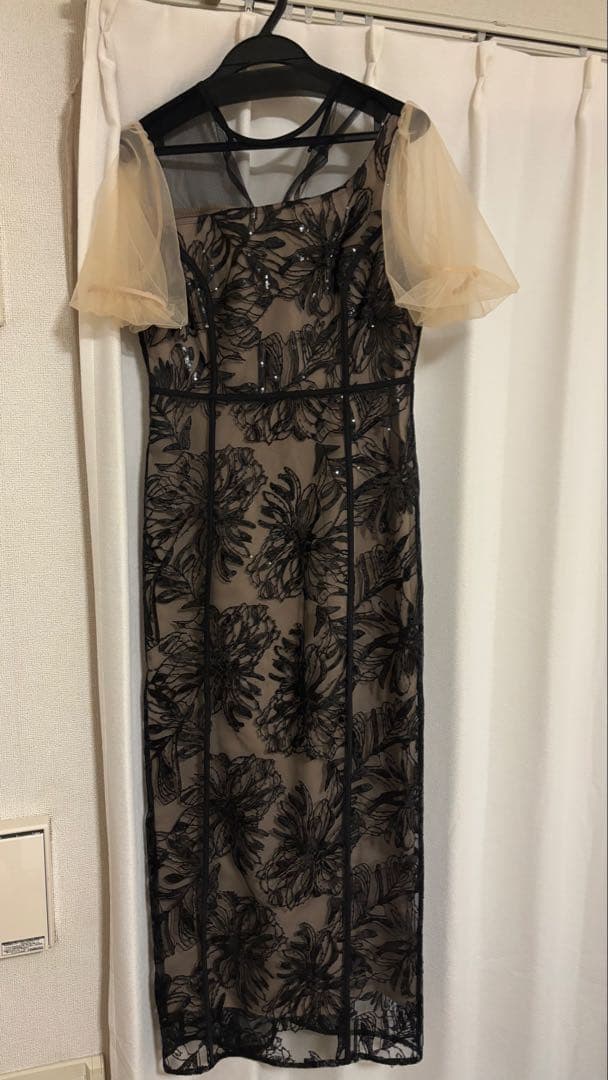 【激安！】エレガントなブラックレースドレス