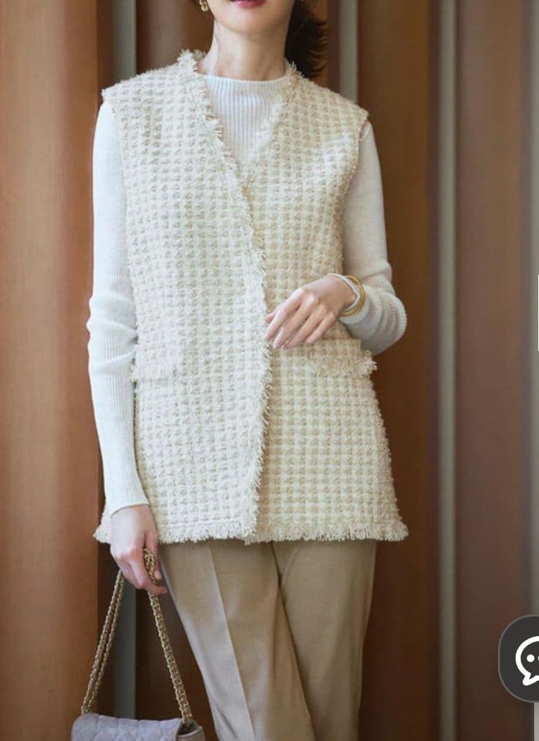 美品 23区アイボリー ツイード ノーカラーベスト XL