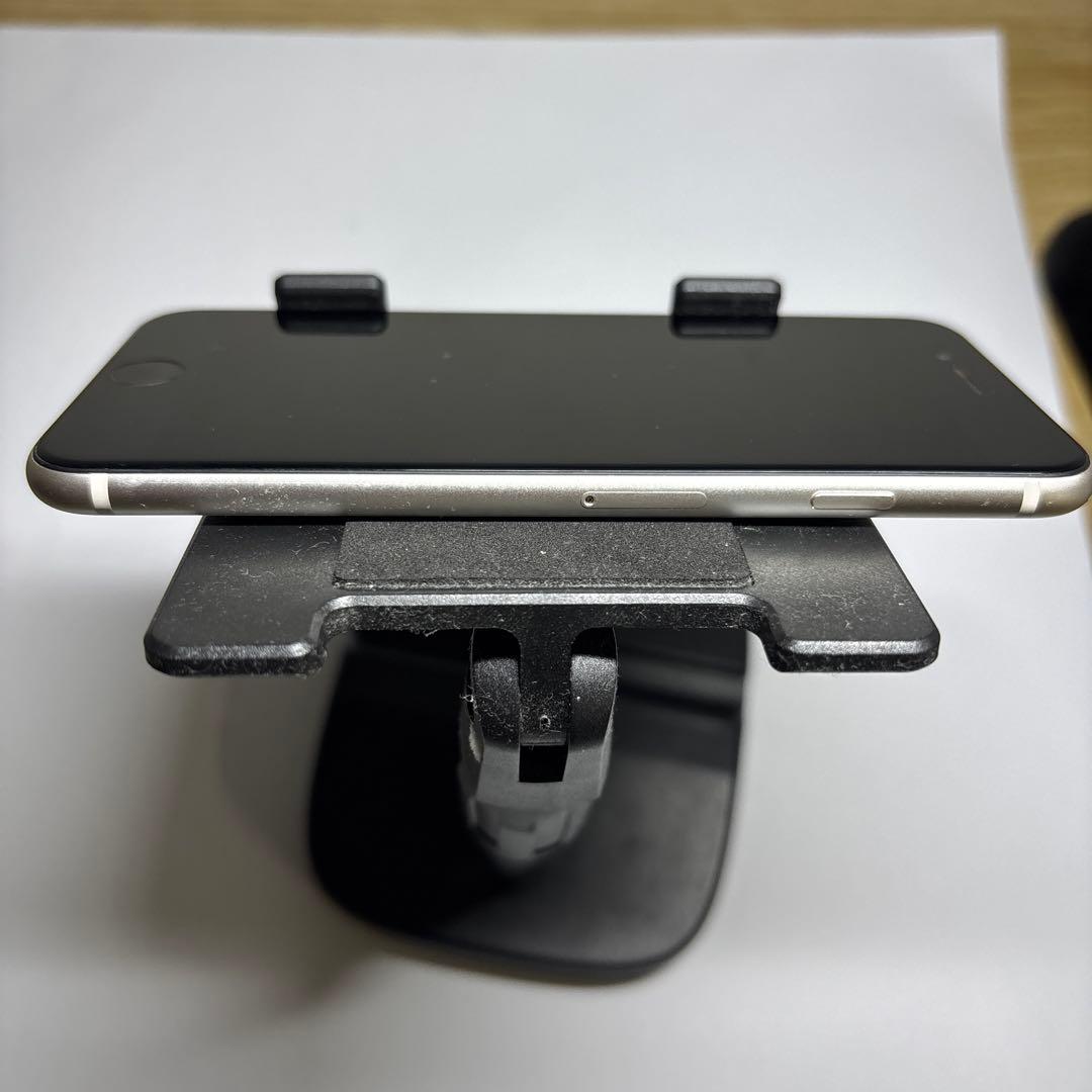 【シムフリー】iPhone SE3 第3世代 64GBスターライト 本体