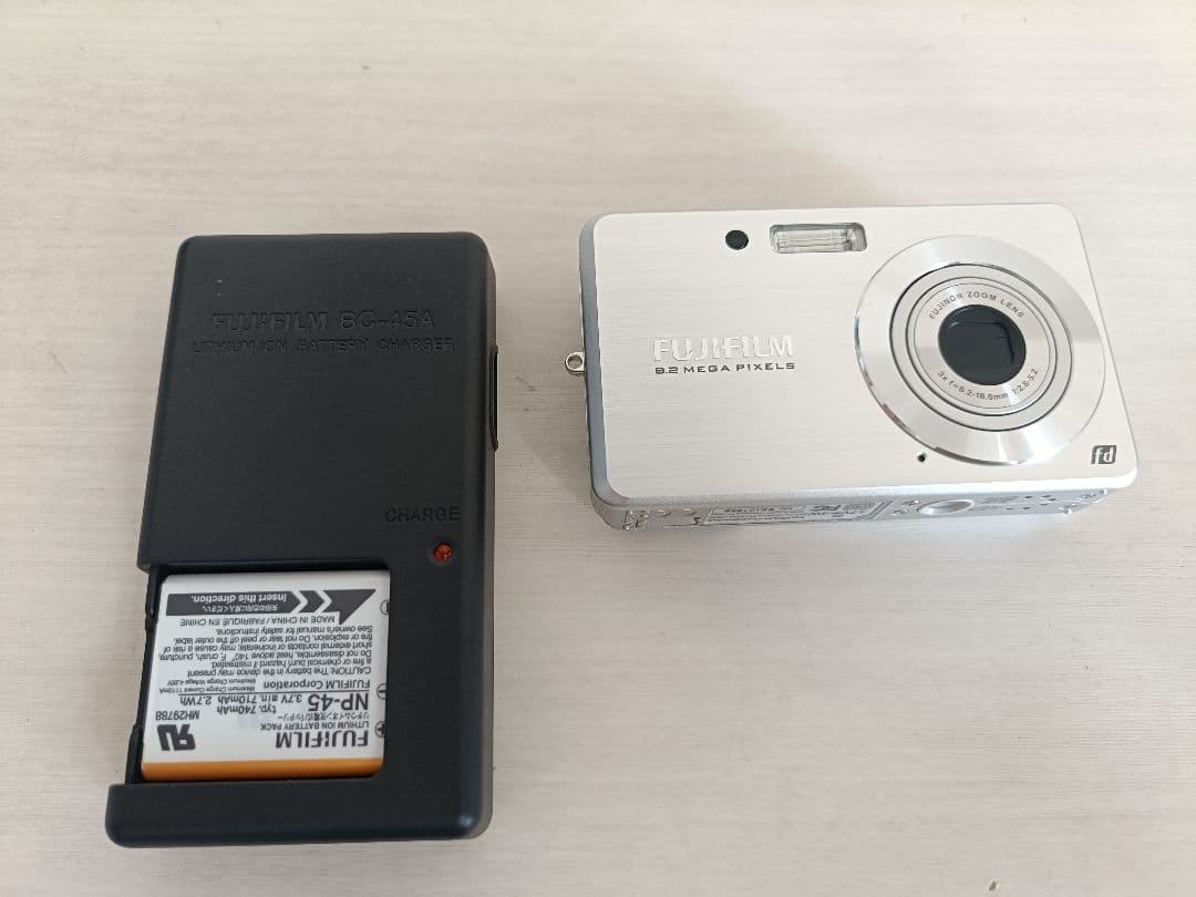 【美品♪】 FUJIFILM FinePix J15fd デジタルカメラ