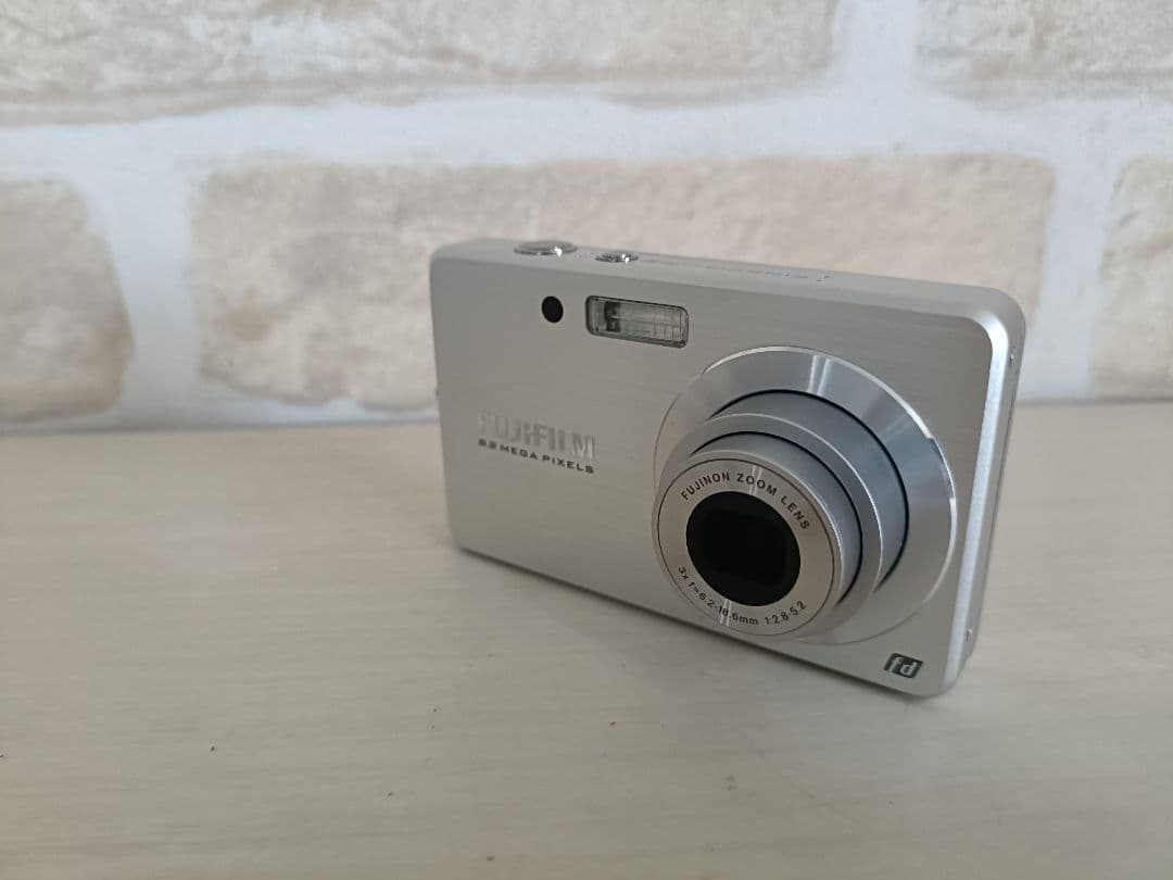 【美品♪】 FUJIFILM FinePix J15fd デジタルカメラ