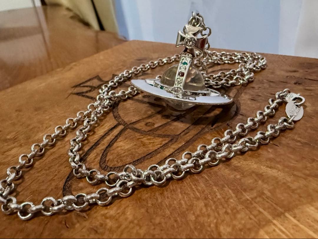 正規美品お箱付 Vivienne Westwoodニュースモールオーブシルバー