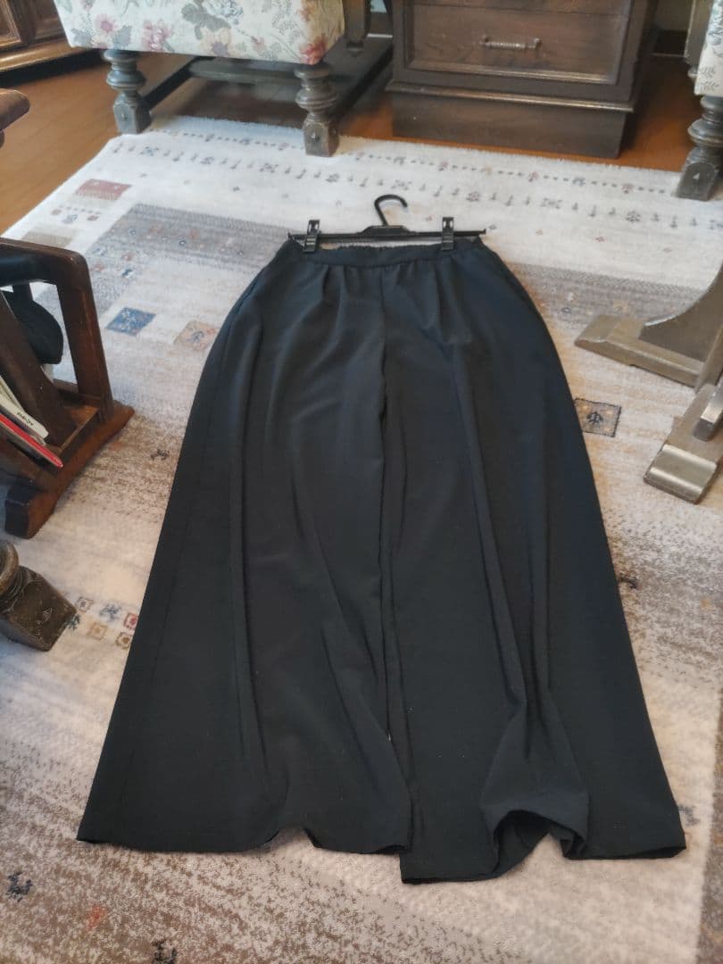 ミズイロインド、ワイドパンツ