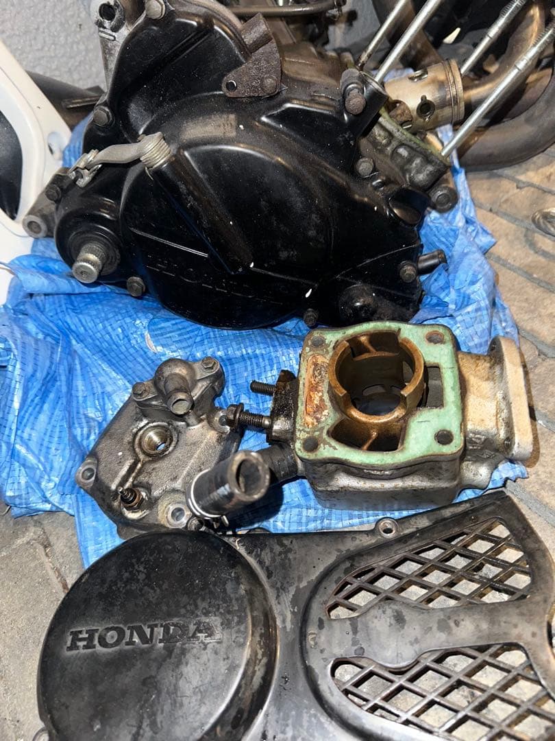 ns1 後期エンジン ジャンク 腰下焼き付き 送料込！