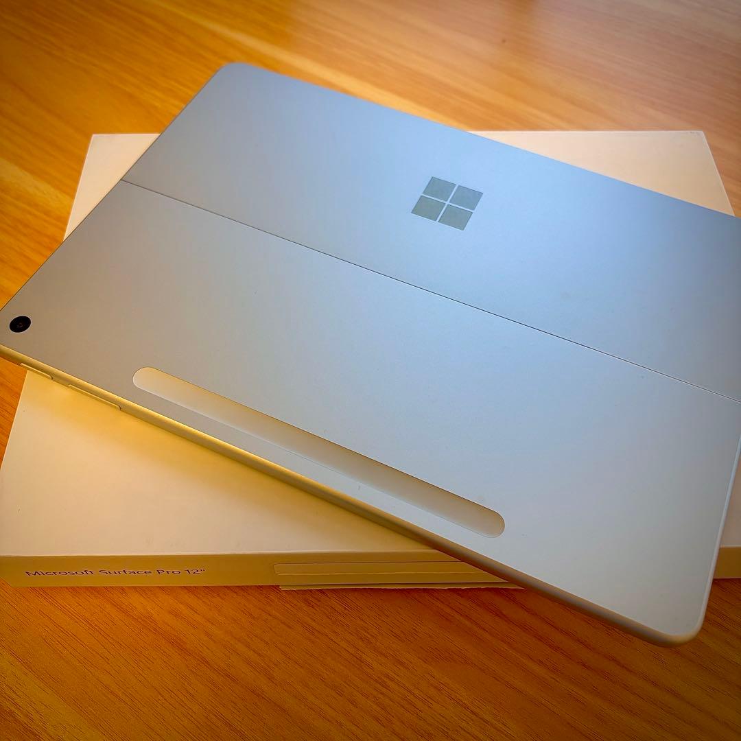 ■新品同様！【Surface Pro 12インチ_プラチナ／Microsoft】