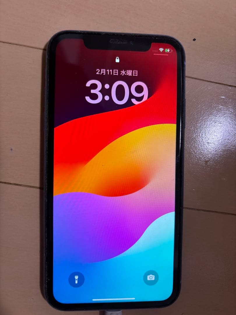 iPhone XR ブルー　au simロック解除済み バッテリー残量81%