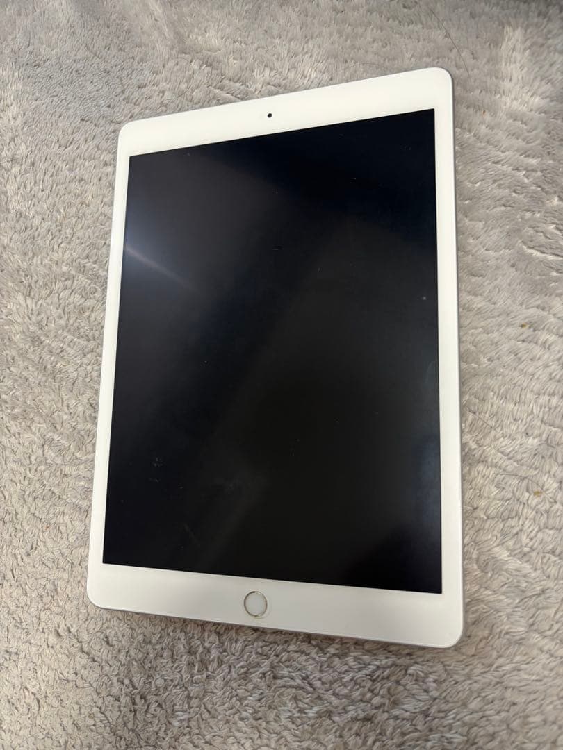 Apple iPad 第8世代 シルバー 本体のみ 箱なし