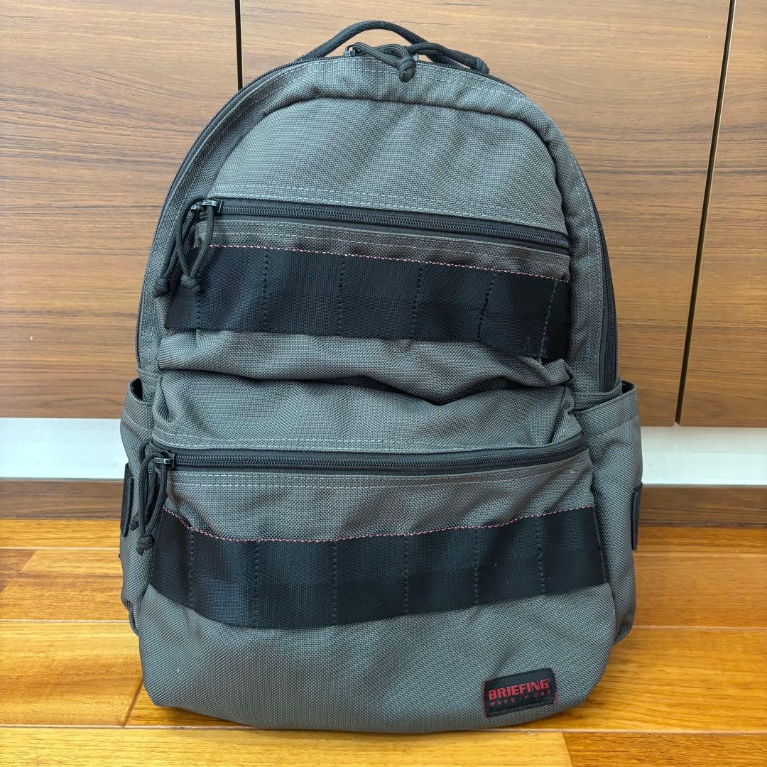 BRIEFING ATTACK PACK グレー