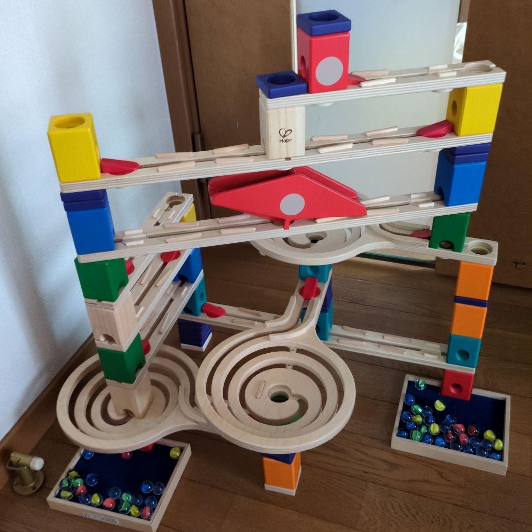 クアドリラ ツイスト&レールセット ボールキャッチャー2個付き