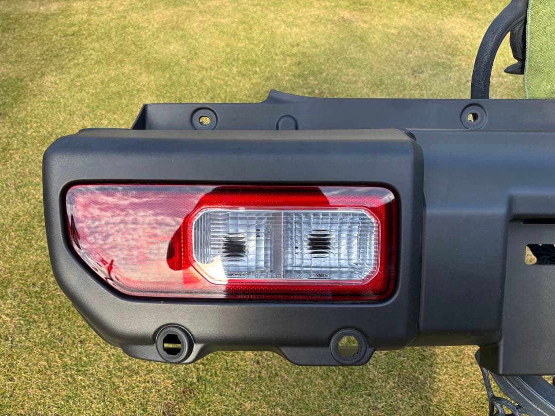 ジムニー　JB64 新車外し　純正　リアバンパー テールライト付き