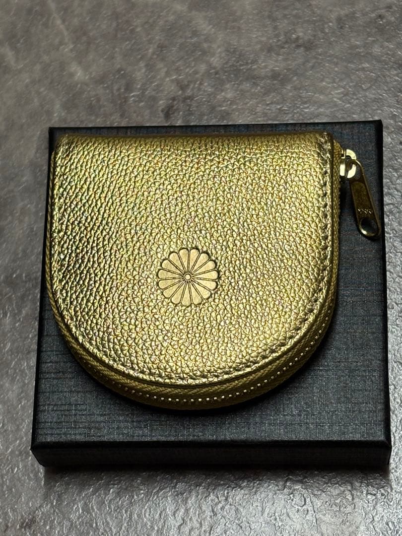 断*屋様 皇居　新品　大人気　ゴールド　ケース　菊の御紋　小銭入れ　開運