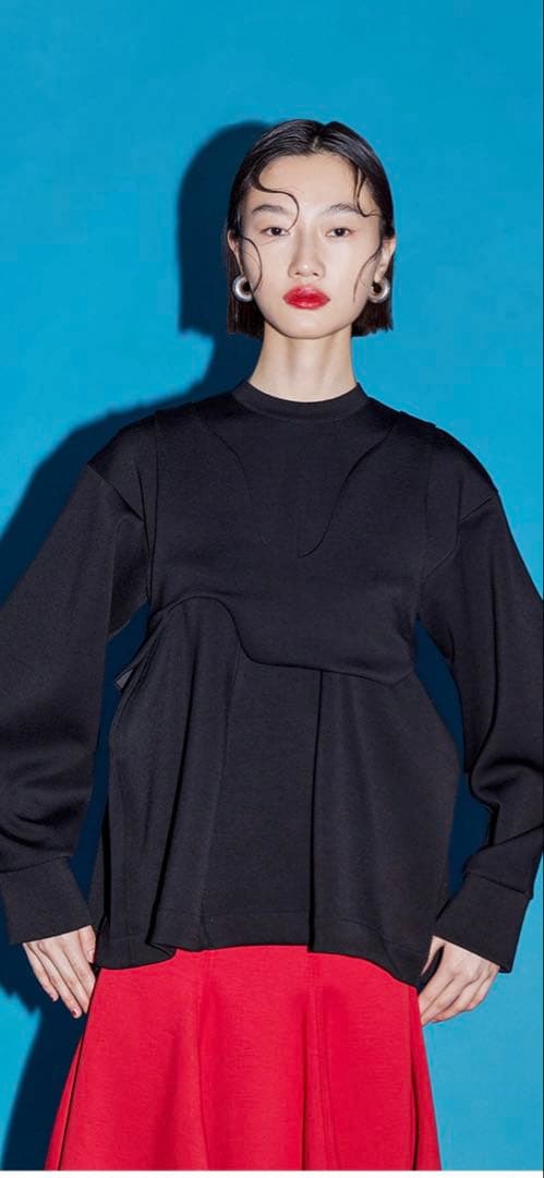 OMMO バルーンスリーブ 黒 長袖トップス