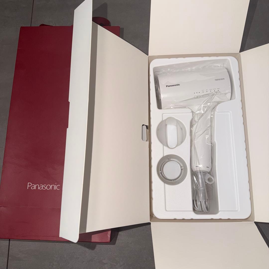 新品未使用品♡大人気パナソニックナノケア♡ヘアードライヤー♡定価38.610円