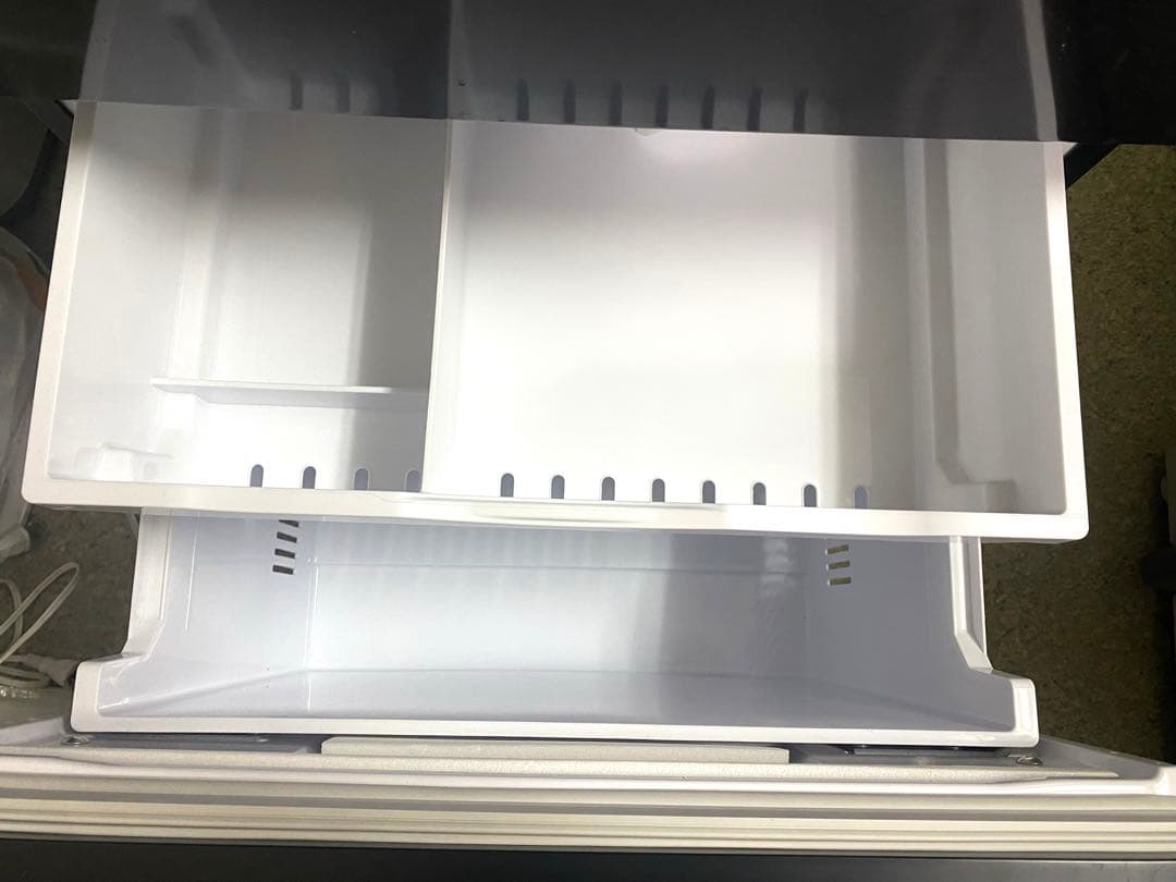 テイン 2022年製　日立 大型３ドア冷蔵庫 375L