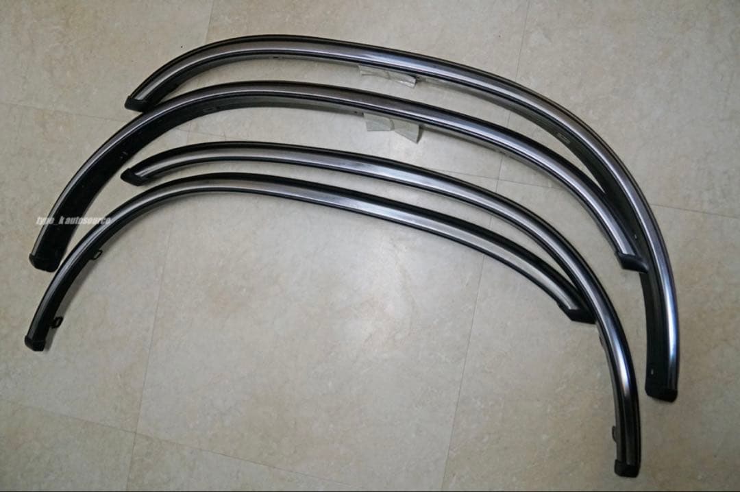 【トヨタ純正品】 ハイラックス サーフ 185 フェンダー モール 新品未使用