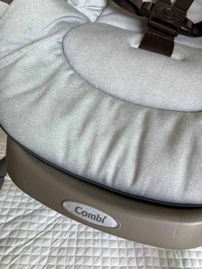 お値下げ！Combi ネムリラ手動スウィングベッド＆ハイローチェア　アカホン限定