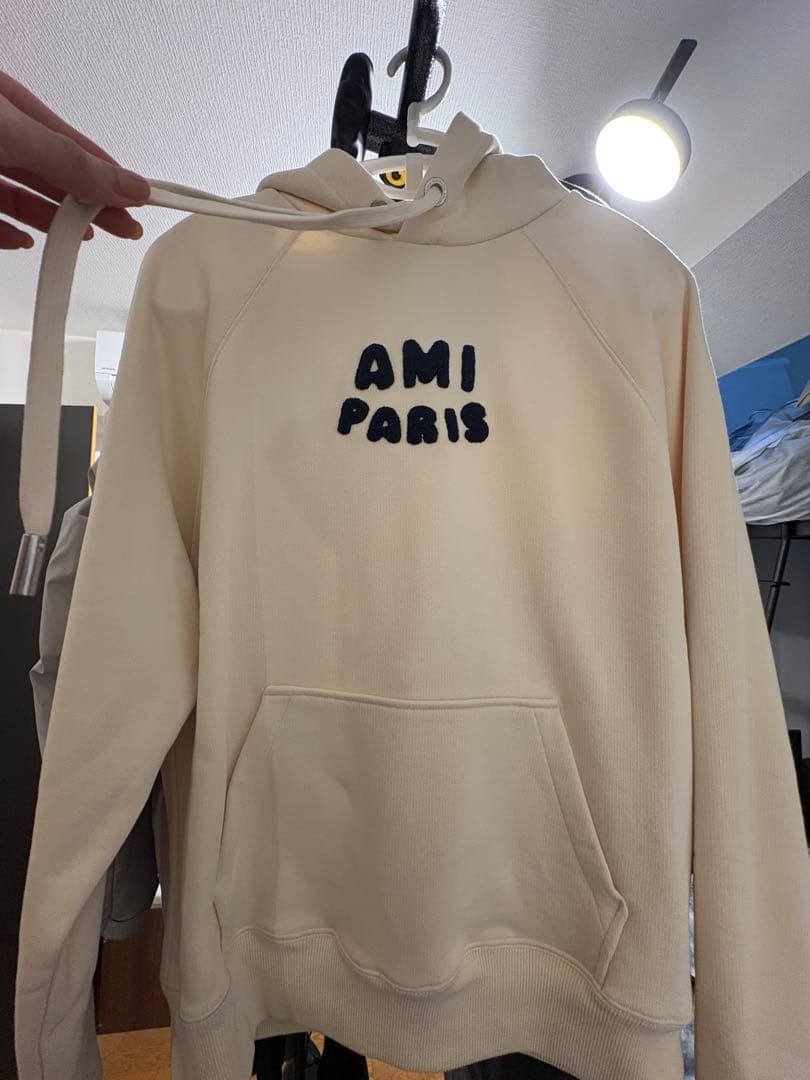 1/5以降値段あげます！AMI PARISフード付きパーカー