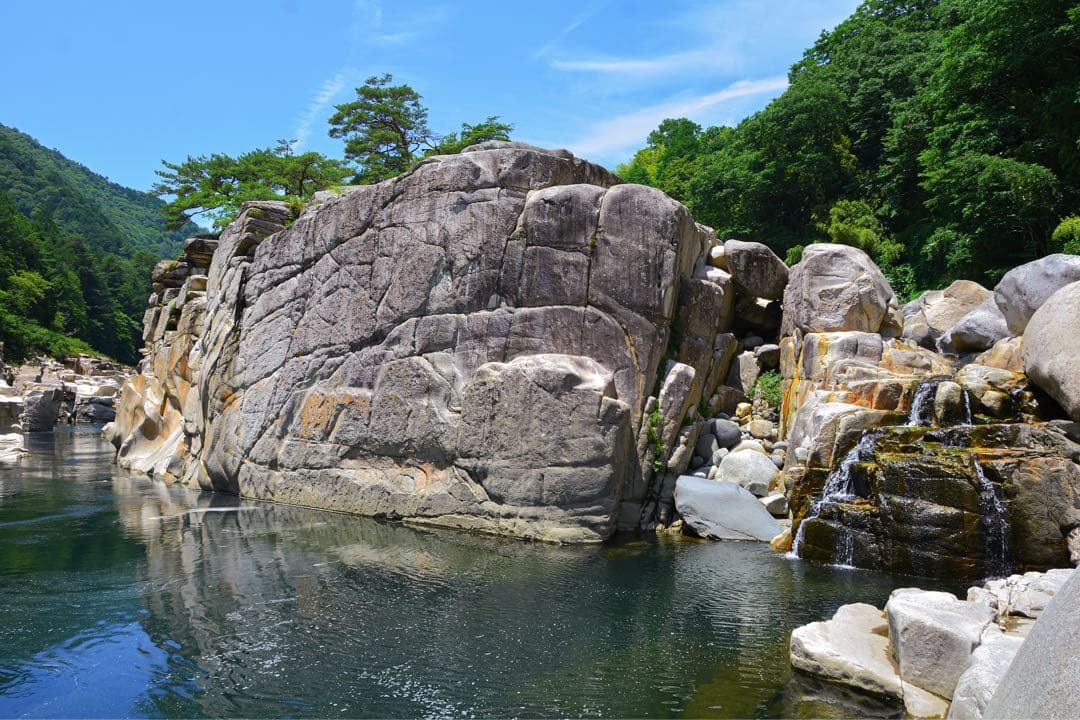 Nikon 24mm f/2.8 単焦点レンズ