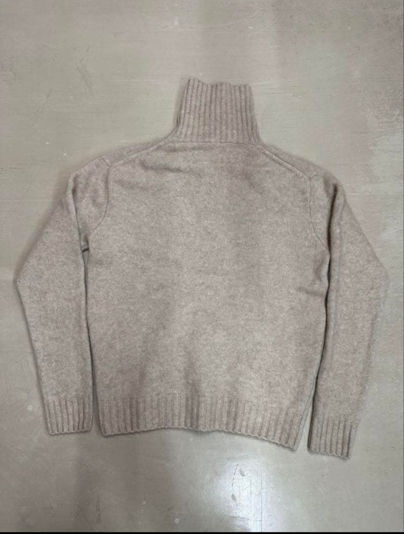 ARROW57. （田中さんのセーター）C.Tocculi コムギ　Lサイズ