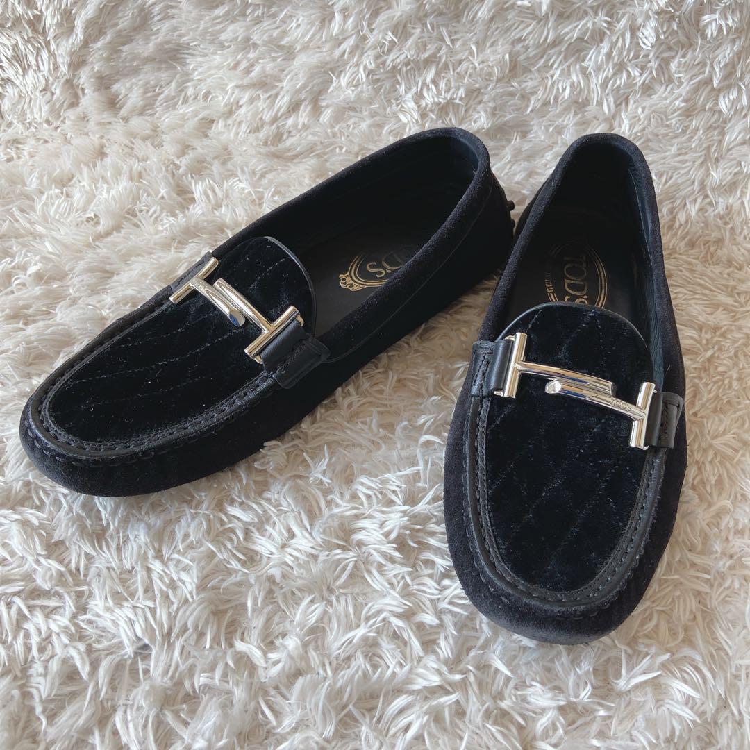 トッズ　ダブルTドライバーズシューズ　黒　スウェード　37 1/2 フラット　銀