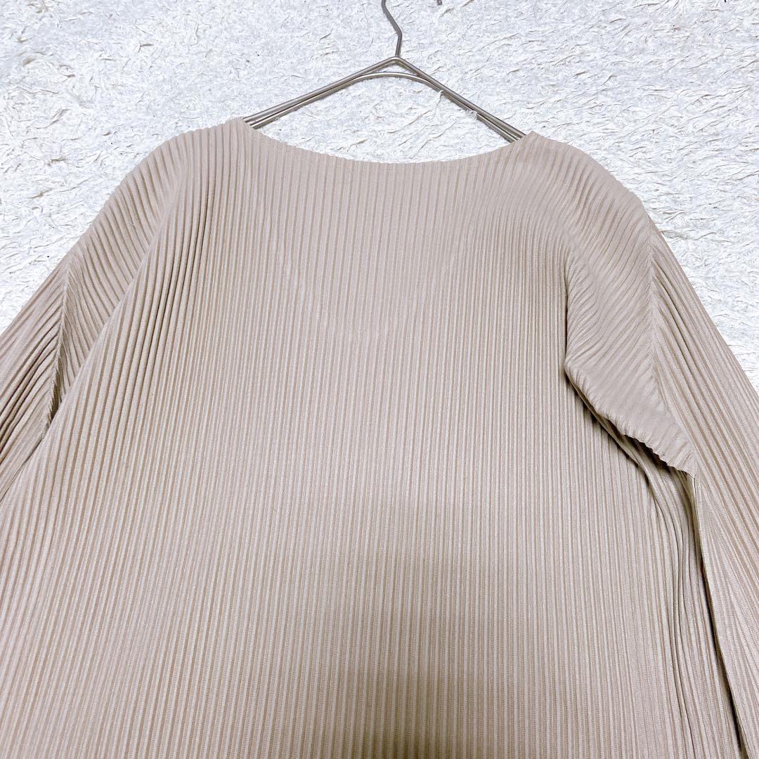 プリーツプリーズ　長袖Ｖネックカットソー　アイボリー　サイズ3