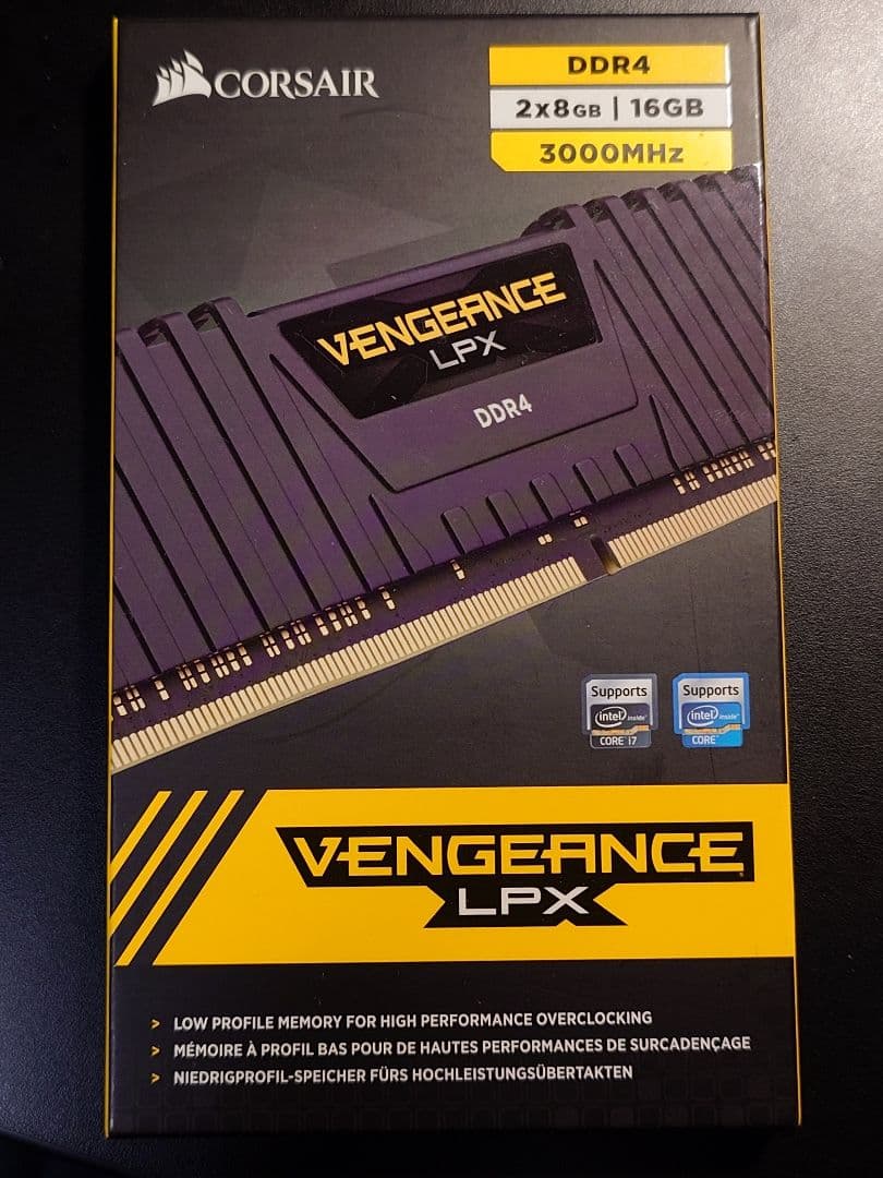 メモリ CORSAIR VENGEANCE DDR4 16GB 3000MHz