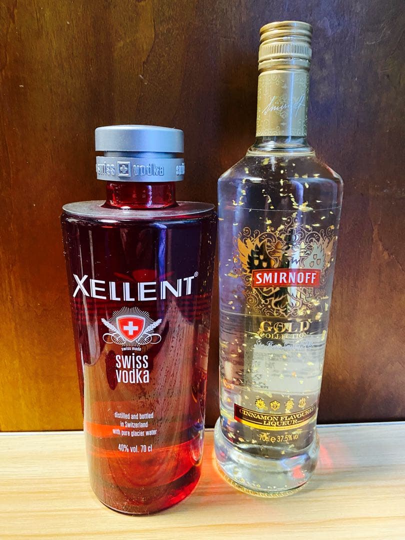 XELLENT スイスウォッカ & SMIRNOFF ゴールドウォッカ セット