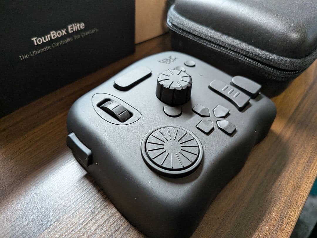 tour box Elite 多機能コントローラー