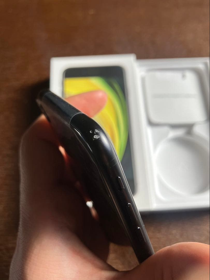 iPhone SE第2世代　SE2 ブラック　128GB SIMフリー 白ロム