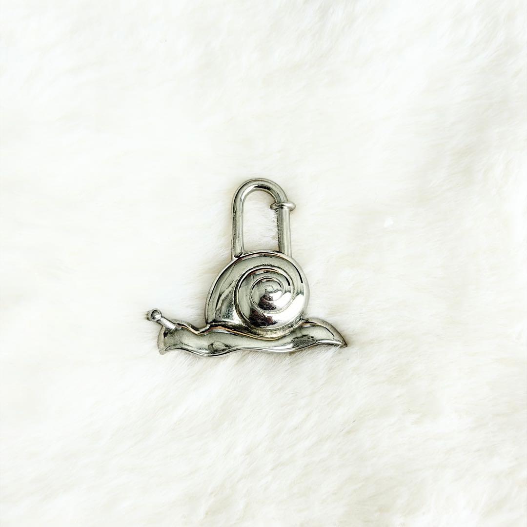 j*)様 HERMES（エルメス）　カデナ　1995年　カタツムリ　ホワイトゴー