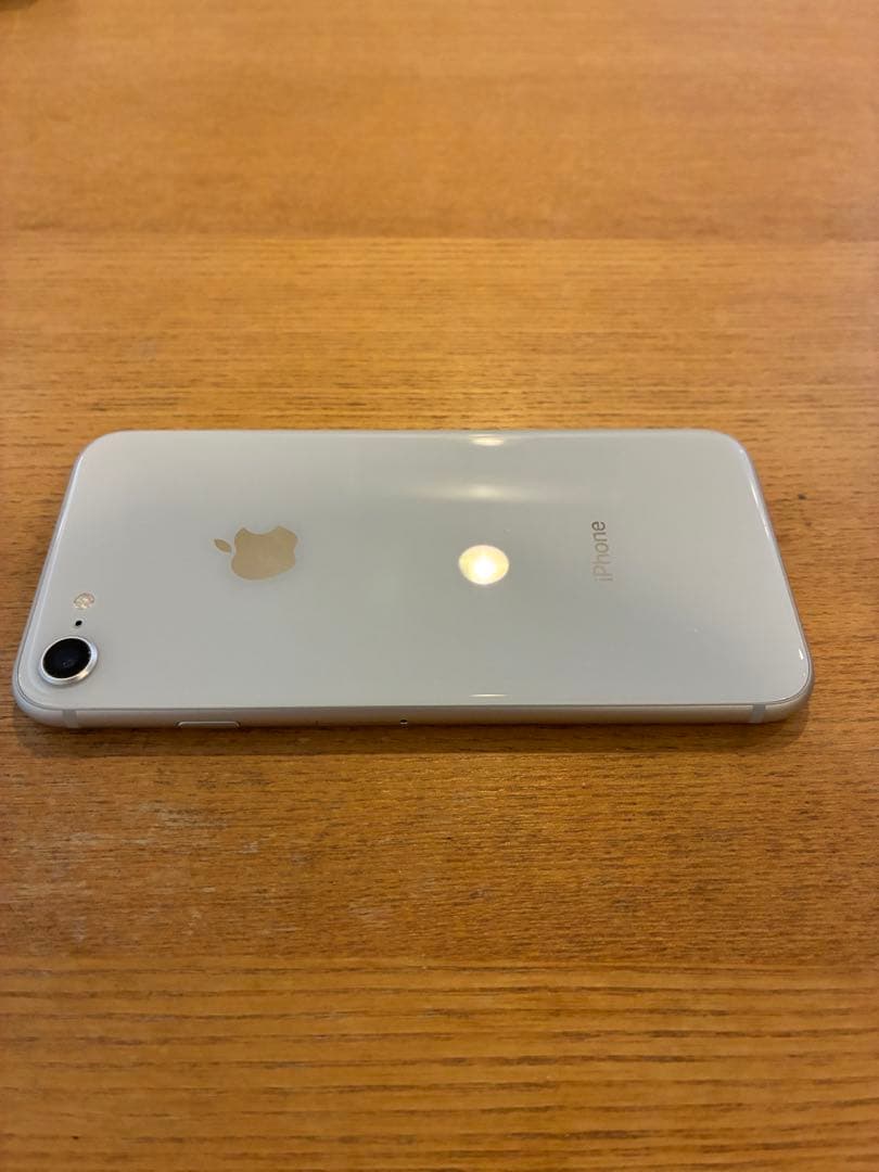 Apple iPhone 8 64GB シルバー 本体