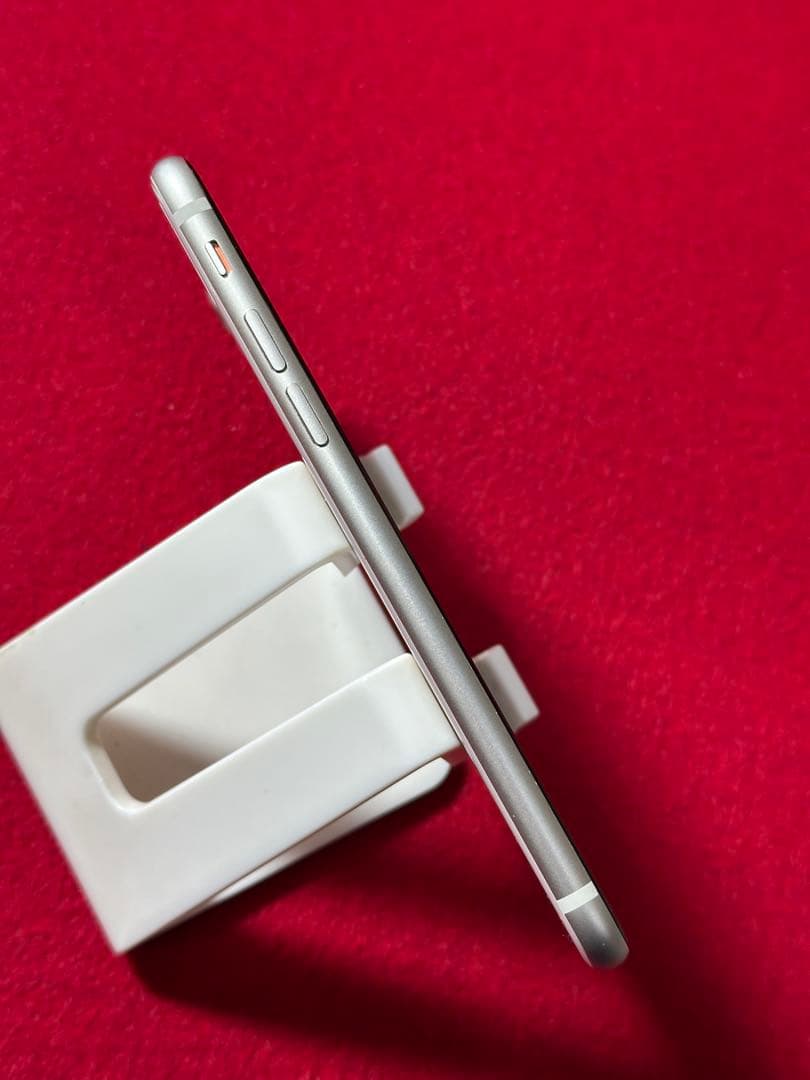 【1443】iPhone SE3第3世代スターライト 64GB simフリー