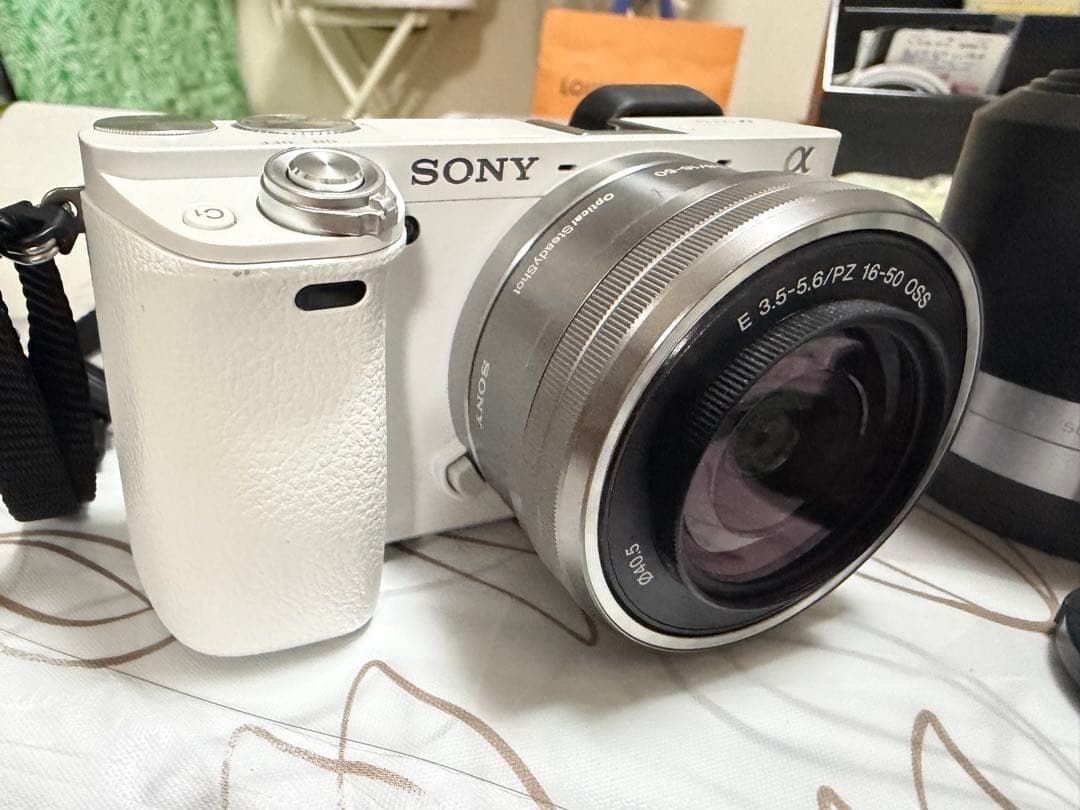 SONY a 6000 白！ レンズや、その他諸々付属品