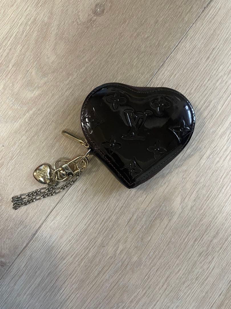 LOUIS VUITTON ハート型ケース