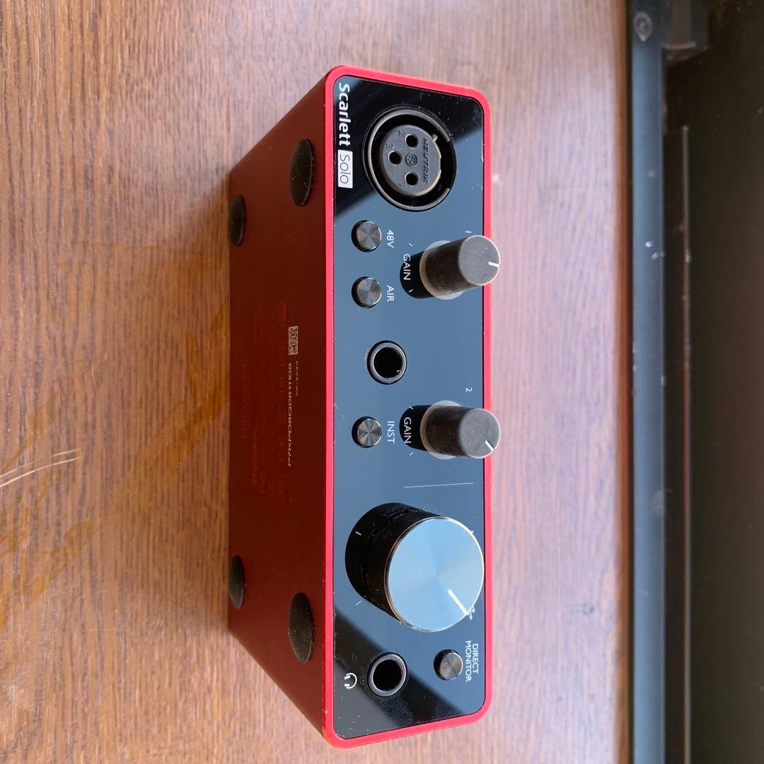 Focusrite Scarlett Solo 音声インターフェース