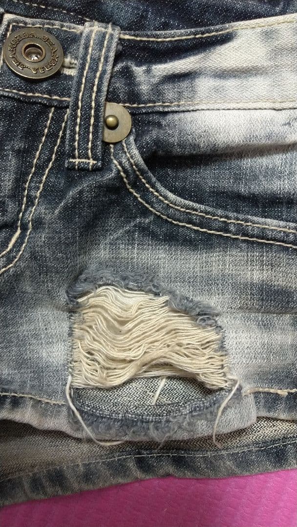 【d.i.a.】ジッパー＆スタッズ付ダメージデニムショートパンツ/24/ 109