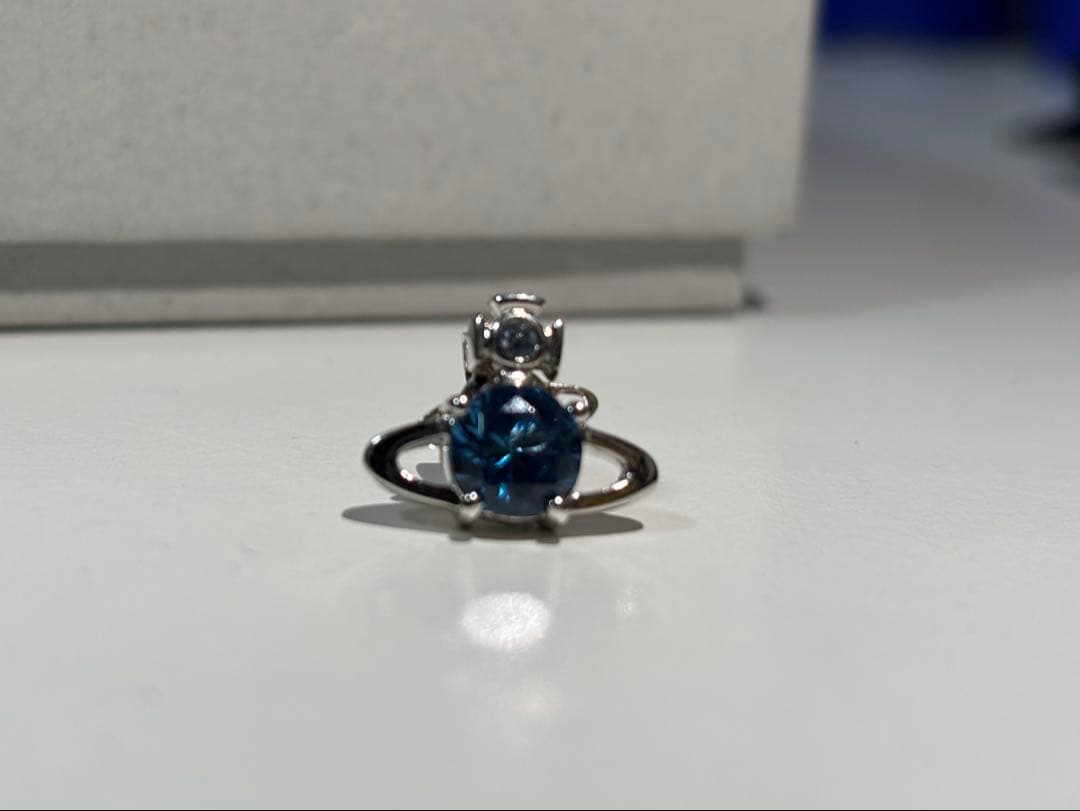 Vivienne Westwood スタッドピアス　青