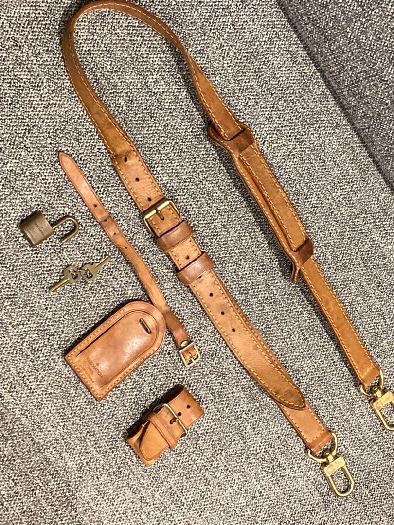 Louis Vuitton キーポール50