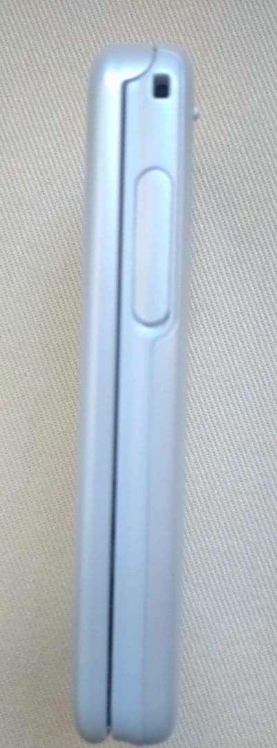 docomo らくらくホン F-01M ホワイト