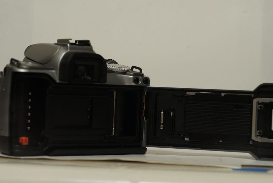 【美品】EOS Kiss 5　キヤノン　CANON 一眼レフ　フィルムカメラ