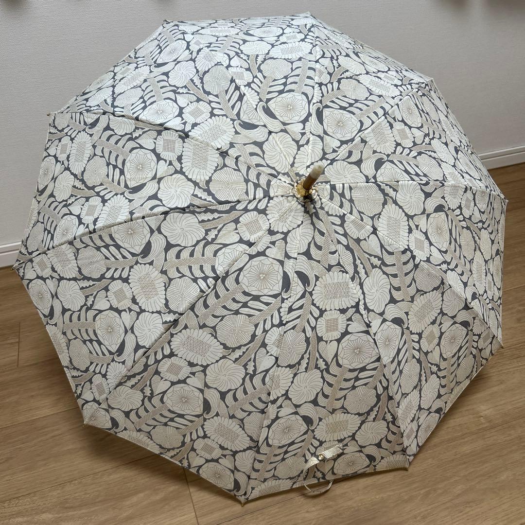 鹿児島睦　日傘