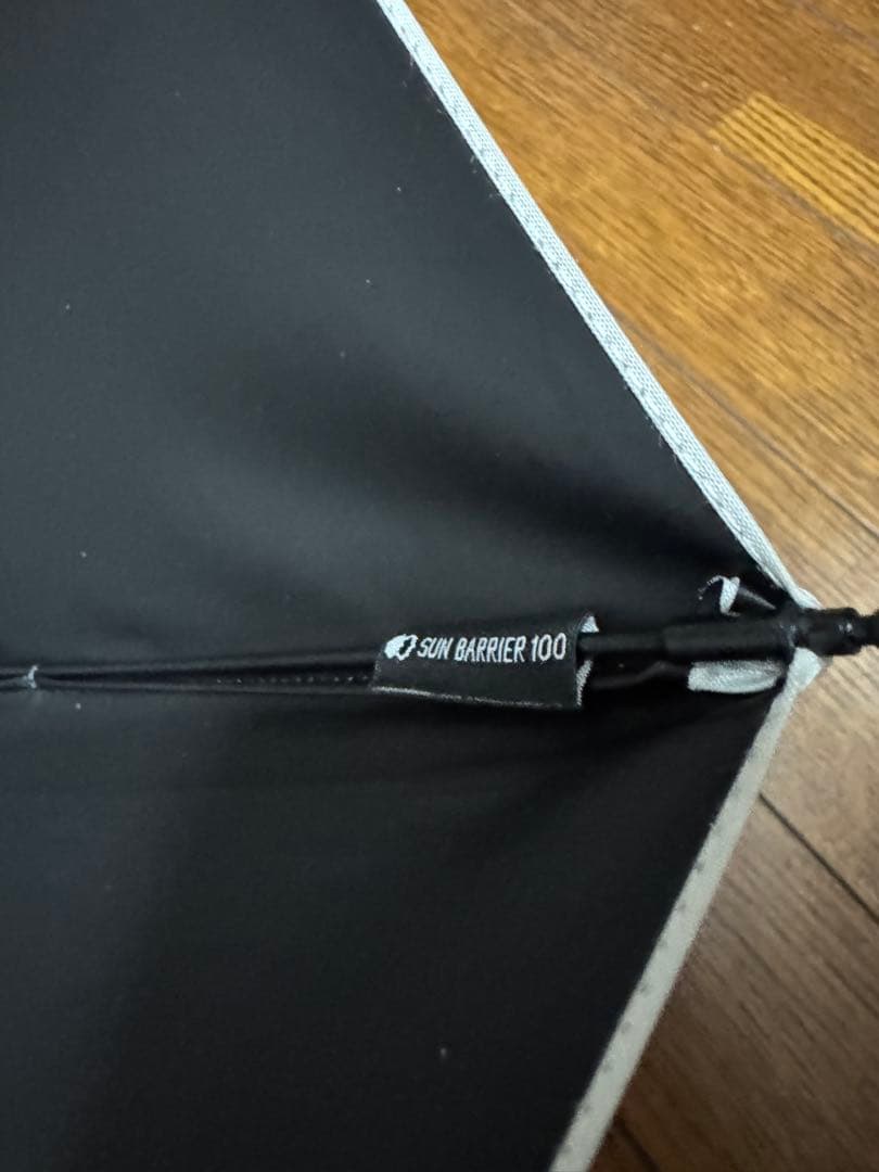 SUN BARRIER 100 三段折／チェック(ホワイト)