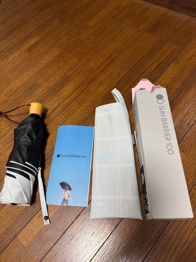 SUN BARRIER 100 三段折／チェック(ホワイト)